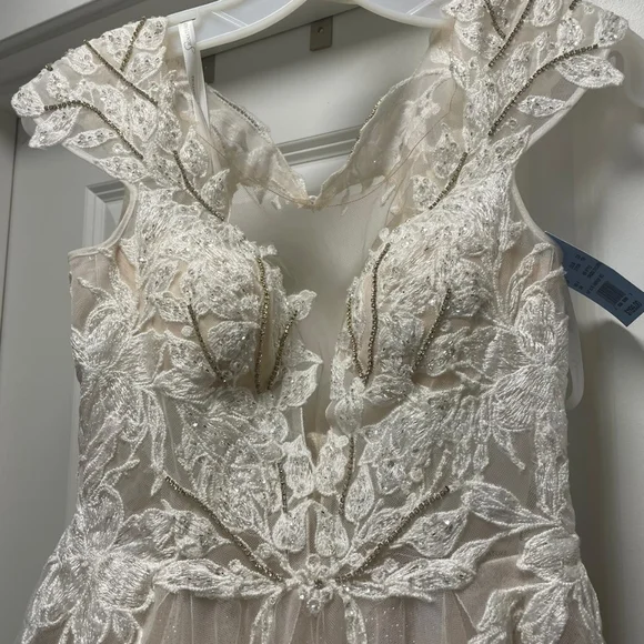 David's Bridal Dresses Galina Signature Cap Sleeve Lace Gown P